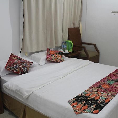 Emma Guesthouse Jertih Exterior photo