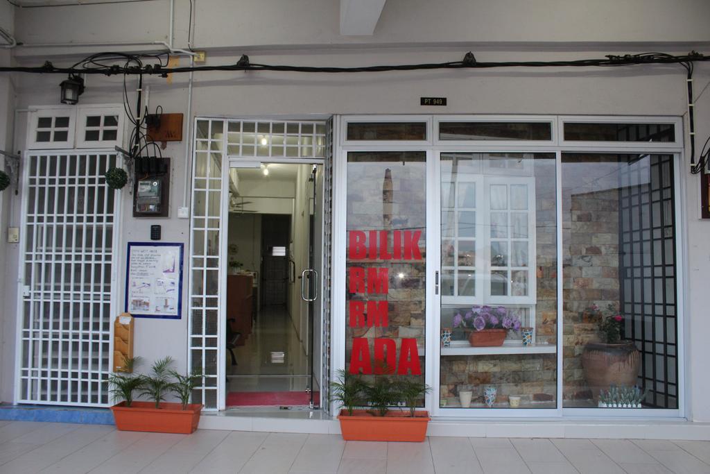 Emma Guesthouse Jertih Exterior photo