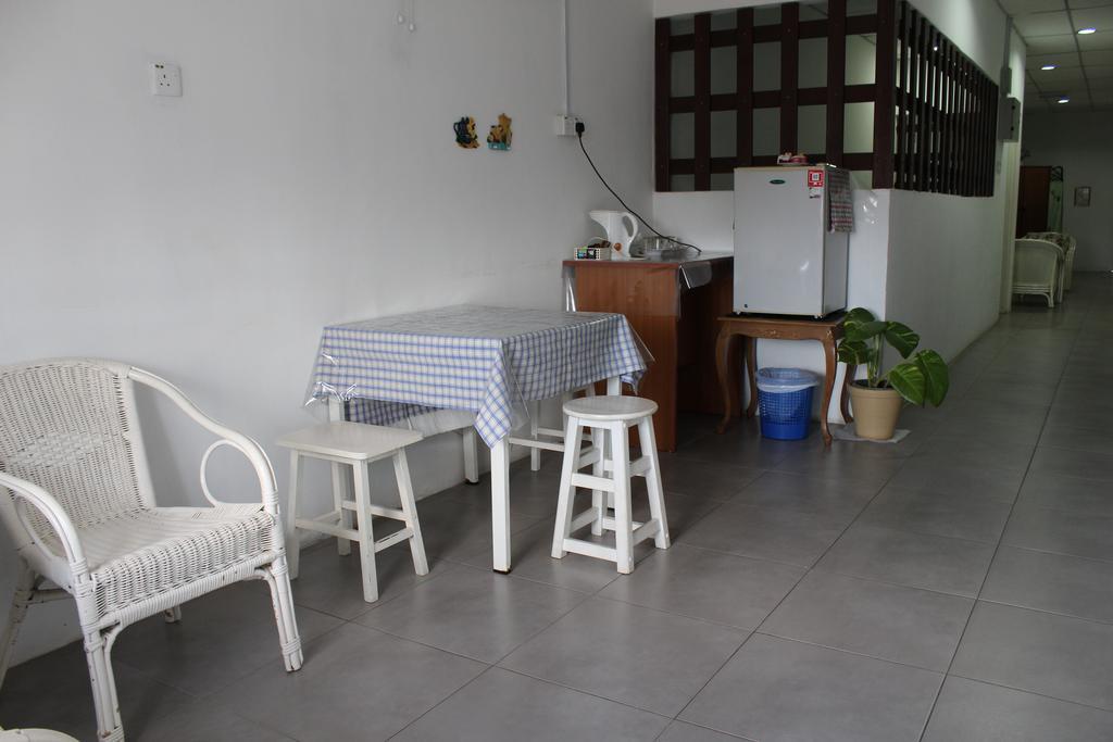 Emma Guesthouse Jertih Exterior photo