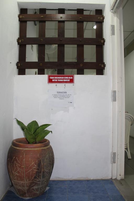 Emma Guesthouse Jertih Exterior photo